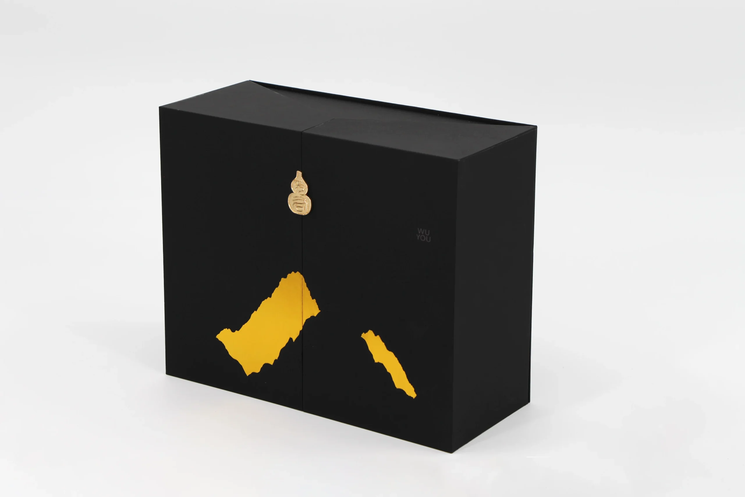 Black and gold Eid tableware gift box for premium Ramadan packaging